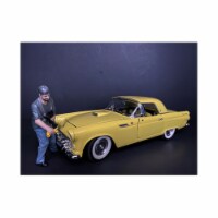 American Diorama 38215 Weekend Car Show Figurine VII for 1 by 18 Scale Models Perspective: Main