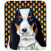 Carolines Treasures  Basset Hound Candy Corn Halloween Portrait Mouse Pad- Hot Pad or Trivet