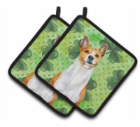 Carolines Treasures  BB9866PTHD Basenji St Patrick's Pair of Pot Holders, Green