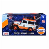 Motormax 79658 Toyota FJ40 Land Cruiser No.8 Gulf Oil Limited Edition Car, White - 2400 Piece