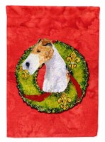 Carolines Treasures SS4168GF Fox Terrier Cristmas Wreath Garden Flag
