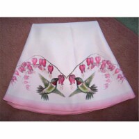 Betsy Drake TR030 58 in. Hummingbirds Table Cloth