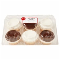 Ukrop's™ Black and White Cupcakes