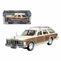 1 by 24 1979 Chrysler Lebaron Town & Country Diecast Model Car - Cream