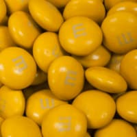 1,000 Pcs Gold M&M's Candy Milk Chocolate (2lb, Approx. 1,000 Pcs) Bulk Candy