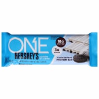 One Hershey's Cookies 'N Creame Protein Bar Perspective: Main