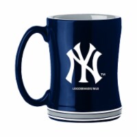 Logo Brands New York Yankees Sculpted Relief Mug