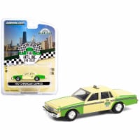 Greenlight 30233 1987 Chevrolet Caprice Yellow & Green Chicago Checker Taxi Affl Inc Hobby Ex