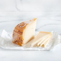 HoneyBee Goat Gouda - 10lb Whole Wheel - Cheese Storge Bag Set