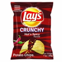 Lay's® Hot'n Spicy Crunchy Potato Chips Perspective: Main