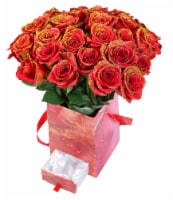 Mother's Day Dazzling Rose Fresh Flower Gift Box Perspective: Main
