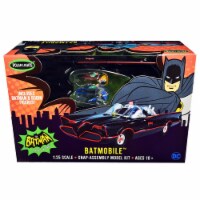 Polar Lights POL965 Skill 2 Snap Model 1966 Batmobile with Batman & Robin Figurines Batman 19