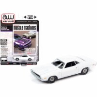 Autoworld 64272-AWSP050B 1970 Dodge Challenger R-T White Hemmings Muscle Machines Magazine Co