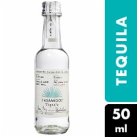 Casamigos Blanco Tequila Perspective: Main