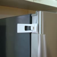 Dreambaby White Plastic Appliance Latch 1 pk Dreambaby White Plastic Appliance Latch 1 pk