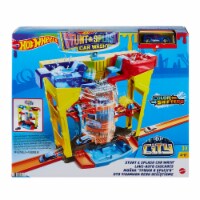 Mattel® Hot Wheels® Stunt & Splash Car Wash™ Playset Perspective: Main