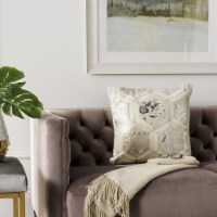 SAFAVIEH Maggie Metallic Cowhide 20 x 20 Pillow White / Silver