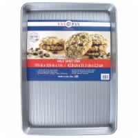 USA Pan® Metallic Half Sheet Pan Perspective: Main