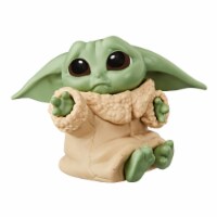 Star Wars™ The Bounty Collection The Child Hold Me Pose Perspective: Main